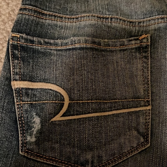 American eagle distressd Jean size 4 - Picture 6 of 6